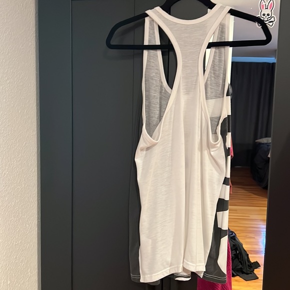 Nike Tennis Tank. Loose Fit - Picture 2 of 3